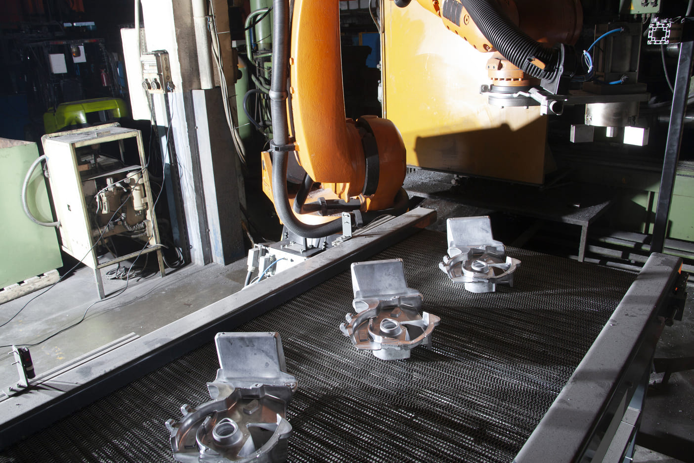 robotic-arm-industrial-manufacturing-factory